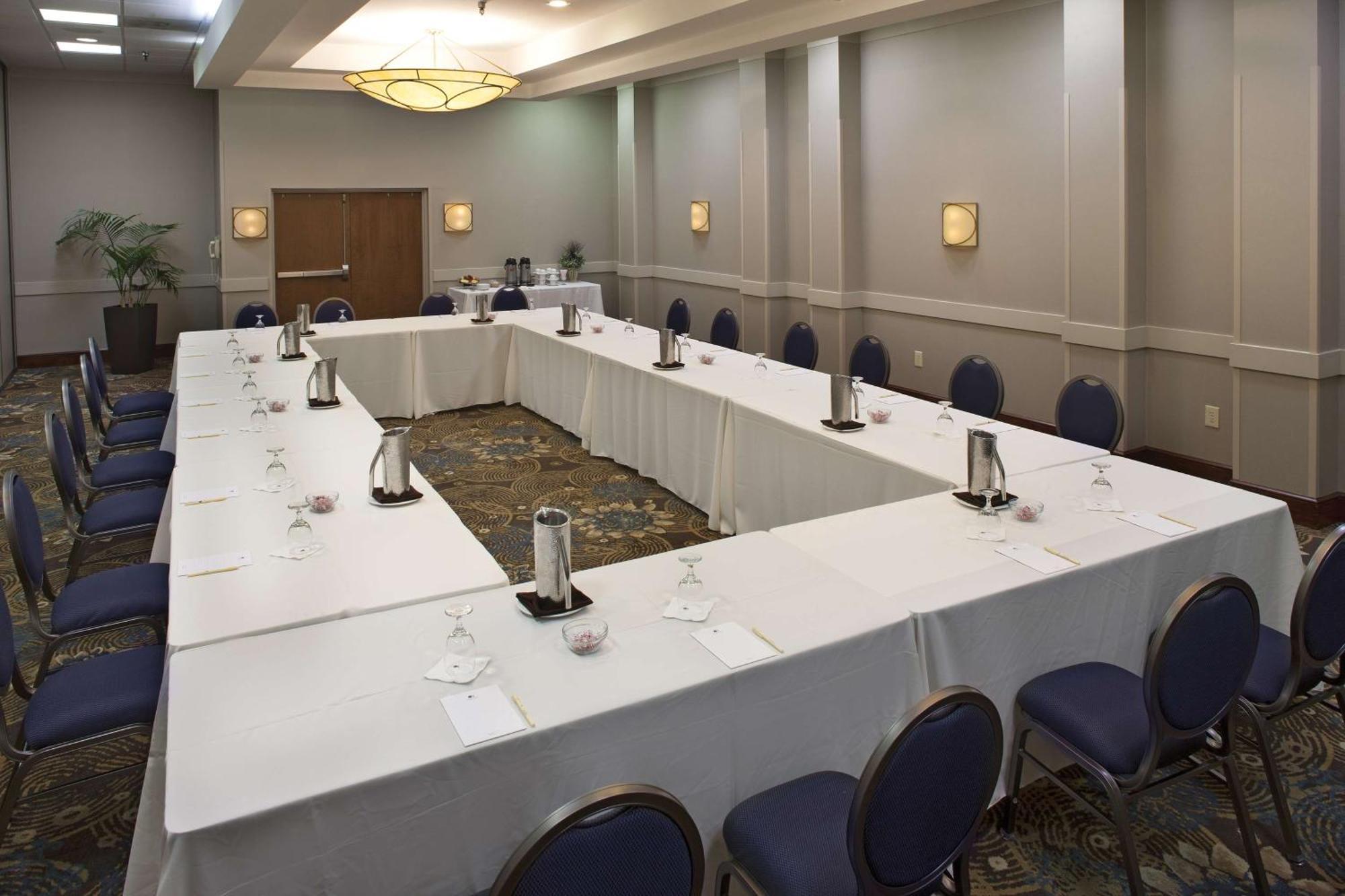 Doubletree By Hilton - Knoxville Hotel